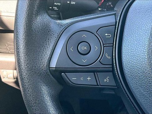 Used 2021 Toyota RAV4 XLE image 22