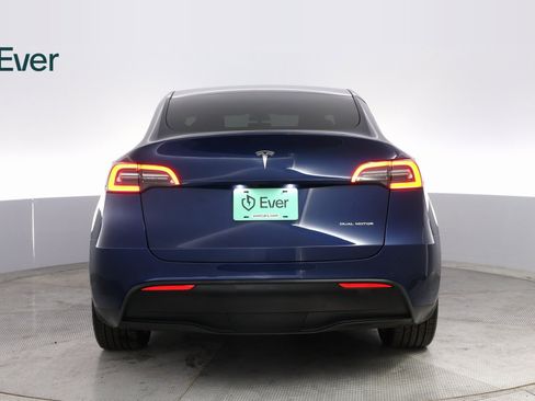Used 2021 Tesla Model Y Long Range image 13