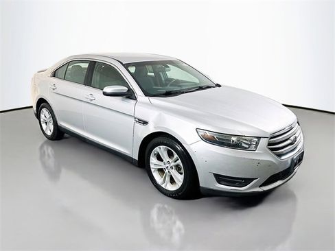 Used 2016 Ford Taurus SEL image 1