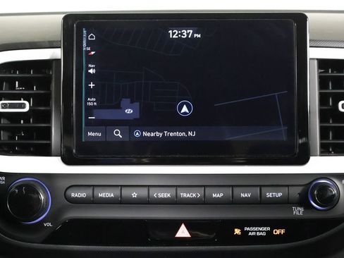 Used 2025 Hyundai Venue Limited FWD image 36