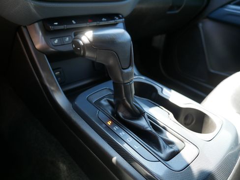 Used 2018 Chevrolet Colorado Z71 AWD/4WD image 24