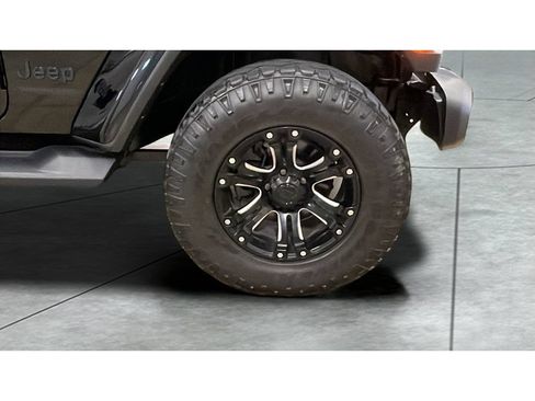 Used 2021 Jeep Wrangler Unlimited Sahara AWD/4WD image 19
