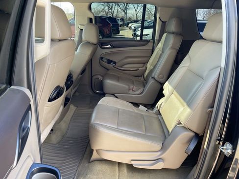 Used 2018 GMC Yukon XL SLT w/ Open Road Package AWD/4WD image 11