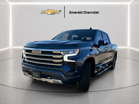 Used 2022 Chevrolet Silverado 1500 High Country w/ Max Trailering Package AWD/4WD image 3