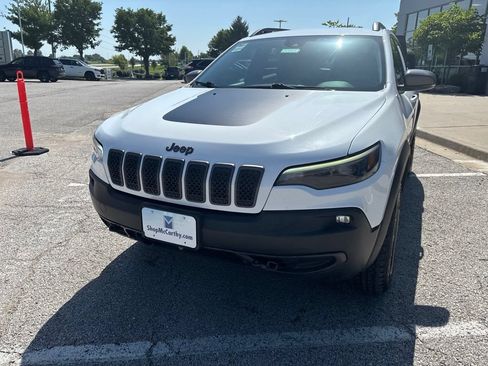 Used 2021 Jeep Cherokee Trailhawk w/ Trailer Tow Group AWD/4WD image 11