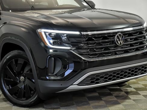 Certified 2026 Volkswagen Atlas Cross Sport SE w/ Panoramic Sunroof Package AWD/4WD image 2