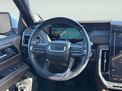 Used 2025 GMC Yukon Denali Ultimate w/ LPO, Floor Liner Package AWD/4WD image 18