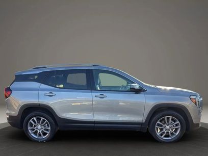 Used 2024 GMC Terrain SLT