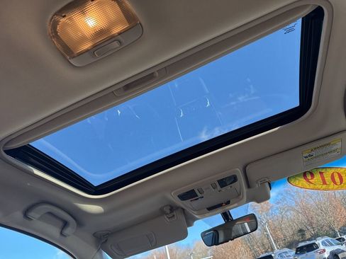 Used 2019 Subaru Outback 2.5i Touring image 9