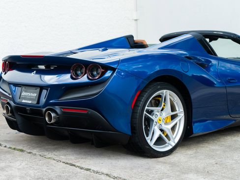 Used 2022 Ferrari F8 Tributo RWD image 20