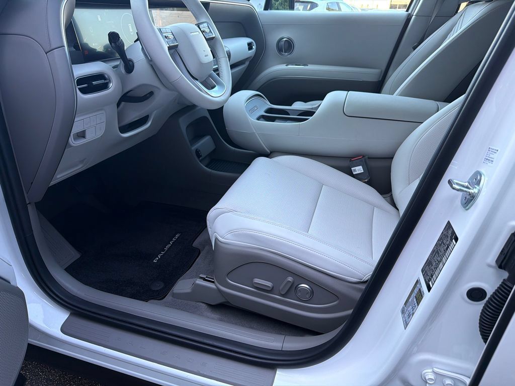 Used 2026 Hyundai Palisade FWD Hybrid image 9