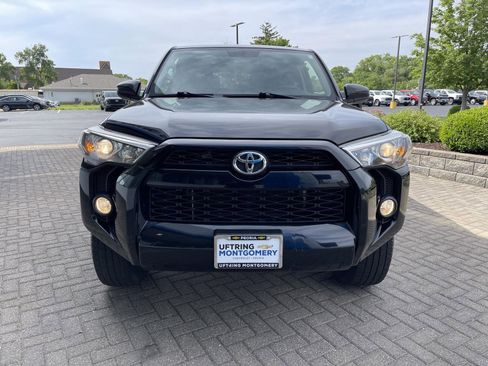 Used 2017 Toyota 4Runner SR5 AWD/4WD image 8