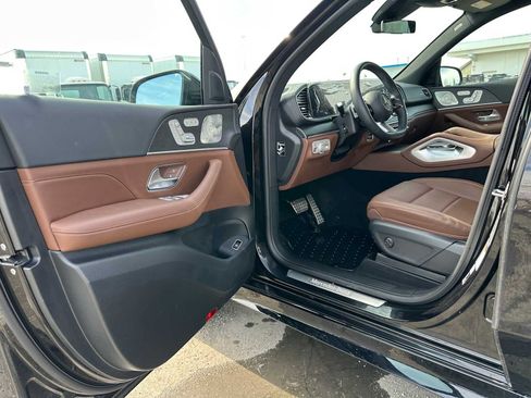 Used 2026 Mercedes-Benz GLS 450 4MATIC image 22