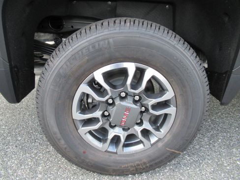 New 2026 GMC Sierra 2500 SLE w/ SLE Value Package; AWD/4WD image 8