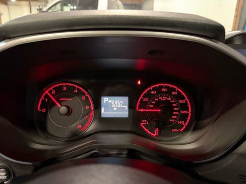 Used 2018 Subaru Crosstrek 2.0i Premium image 11