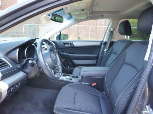 Used 2018 Subaru Outback 2.5i Premium AWD/4WD image 2