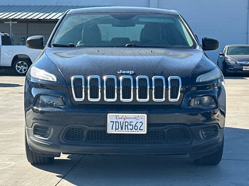 Used 2014 Jeep Cherokee Sport image 11