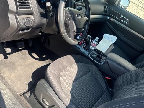Used 2019 Ford Explorer XLT w/ Equipment Group 201A FWD image 9