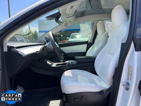 Used 2022 Tesla Model Y Performance AWD/4WD image 17