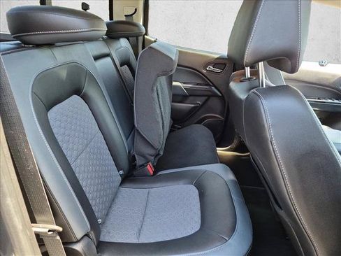 Used 2018 Chevrolet Colorado Z71 RWD image 18