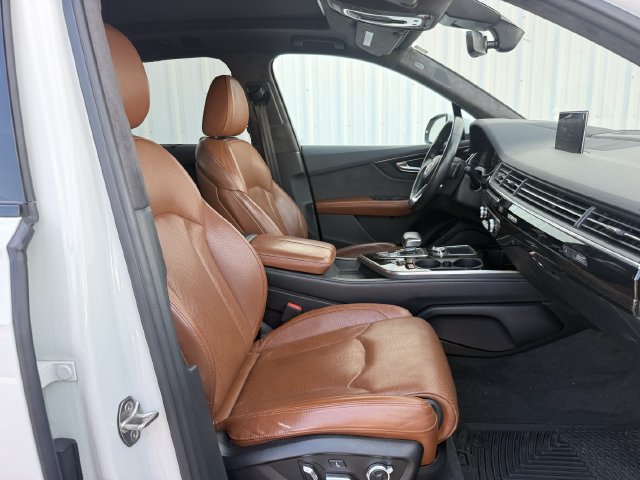 Used 2017 Audi Q7 3.0T Prestige AWD/4WD image 31