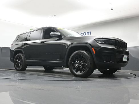 Used 2024 Jeep Grand Cherokee L Altitude AWD/4WD image 29