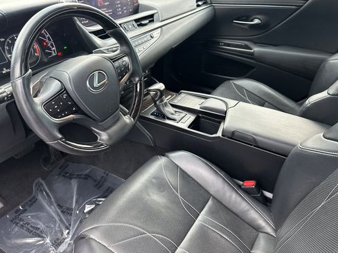 Used 2019 Lexus ES 350 image 4