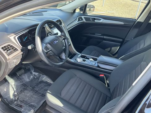 Used 2020 Ford Fusion SE image 9
