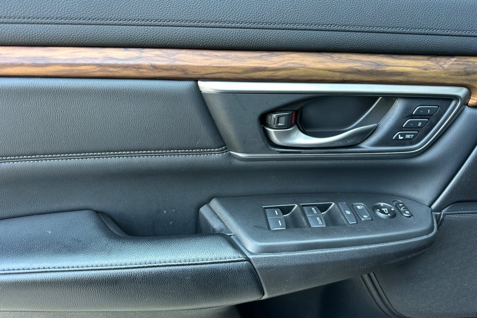 Used 2019 Honda CR-V Touring image 11