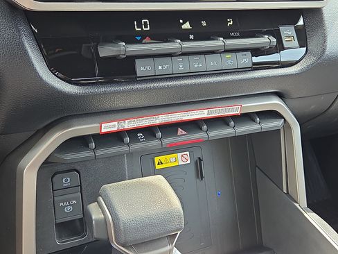 Used 2026 Toyota Tundra SR5 AWD/4WD image 19