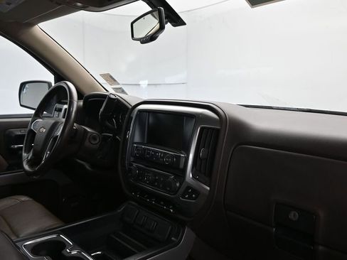 Used 2017 Chevrolet Silverado 1500 LTZ Z71 w/ LTZ Plus Package AWD/4WD image 12