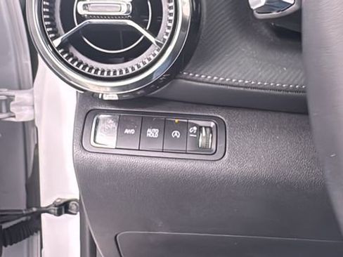 Used 2025 Chevrolet Equinox LT image 33