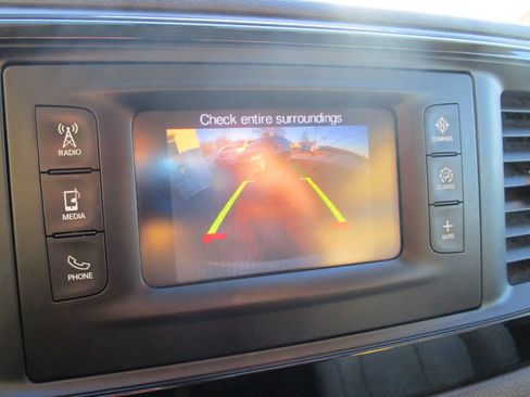 Used 2017 Chrysler Pacifica Touring-L w/ Tire & Wheel Group image 17