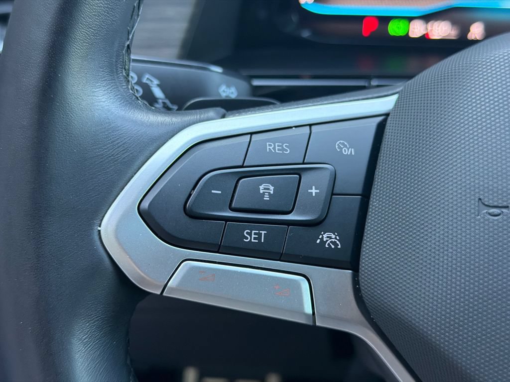 Used 2024 Volkswagen Atlas SEL Premium R-Line AWD/4WD image 25