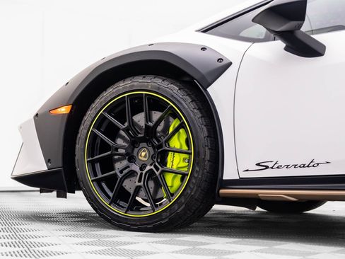Used 2024 Lamborghini Huracan Sterrato AWD/4WD image 51