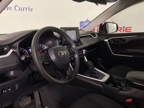 Used 2020 Toyota RAV4 LE image 12