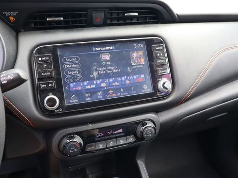 Used 2021 Nissan Kicks SR w/ Exterior Package FWD image 6