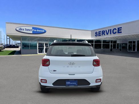 Certified 2026 Hyundai Venue SEL FWD image 7