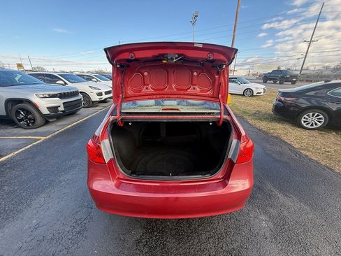 Used 2010 Hyundai Elantra GLS image 10