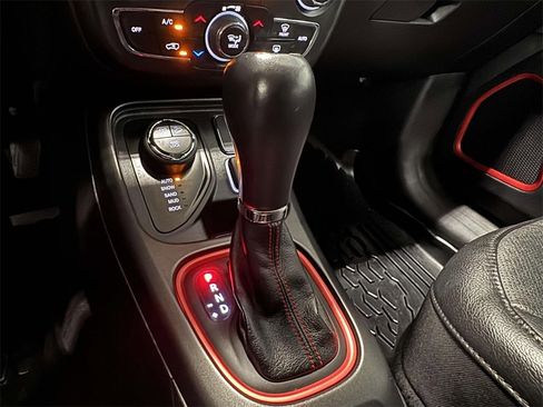 Used 2021 Jeep Compass Trailhawk image 25