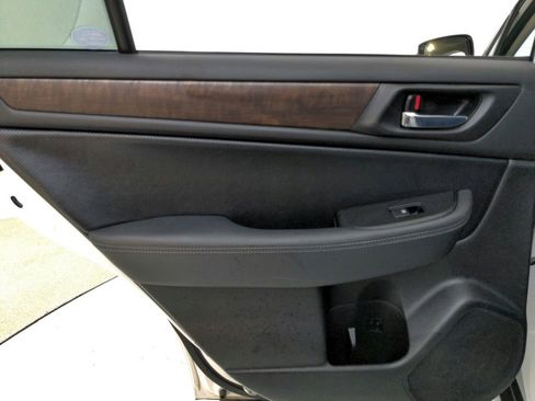 Used 2016 Subaru Outback 2.5i Limited image 27