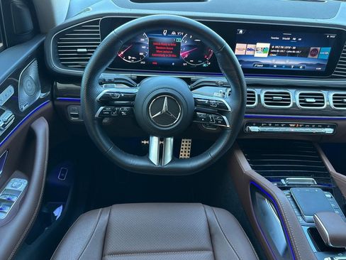 Used 2025 Mercedes-Benz GLS 450 4MATIC image 28