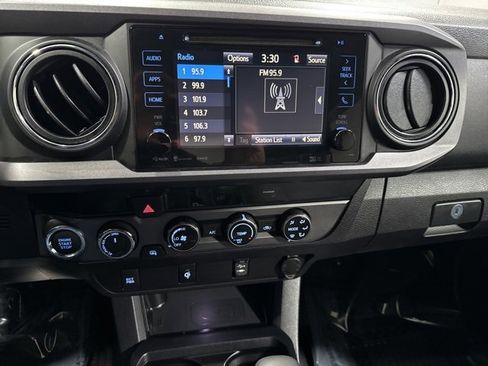 Used 2017 Toyota Tacoma TRD Off-Road image 14
