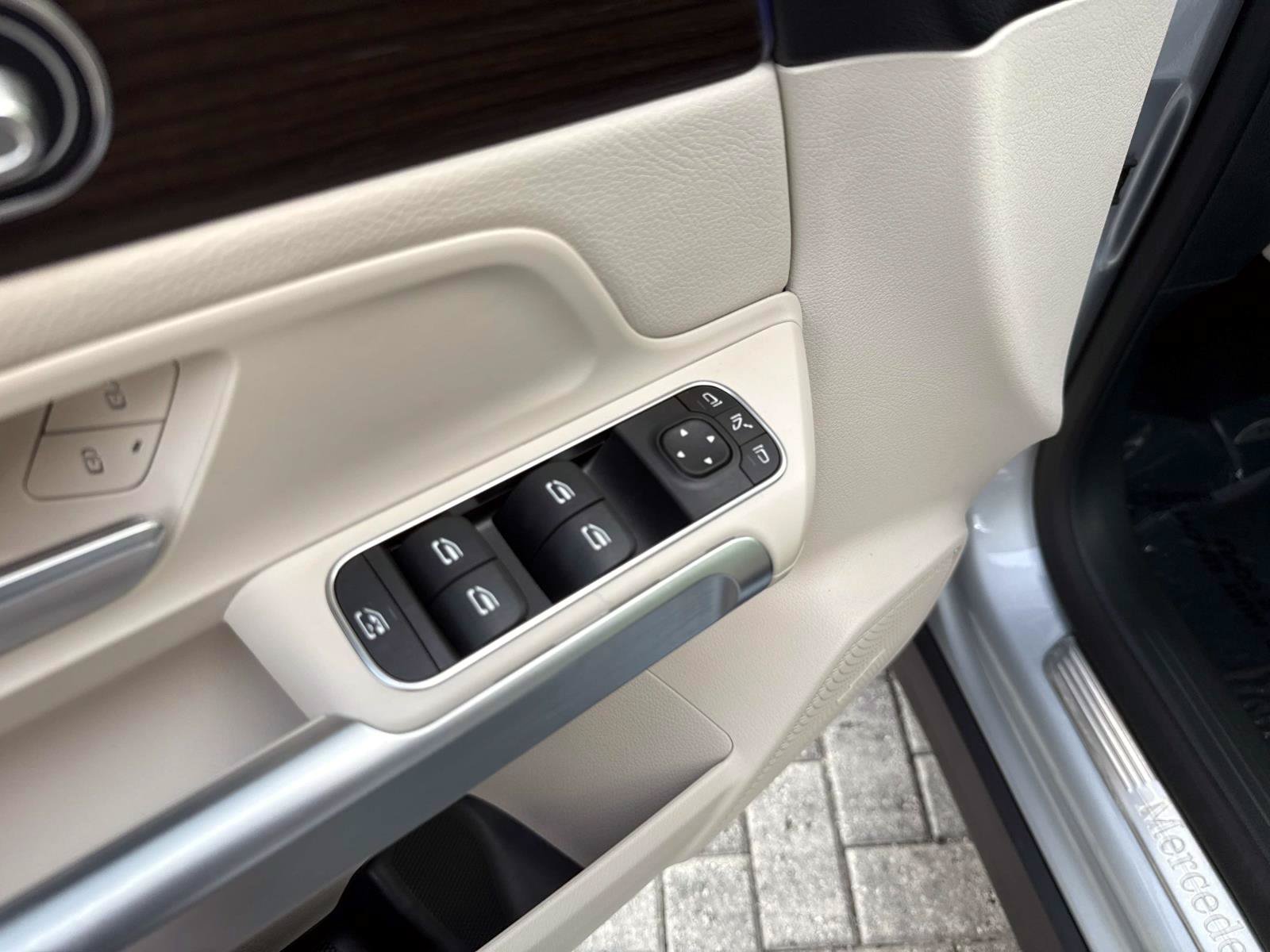 Certified 2025 Mercedes-Benz GLB 250 image 19