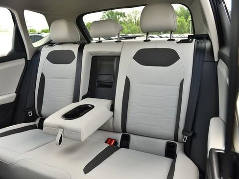 New 2026 Volkswagen Taos SE AWD/4WD image 23