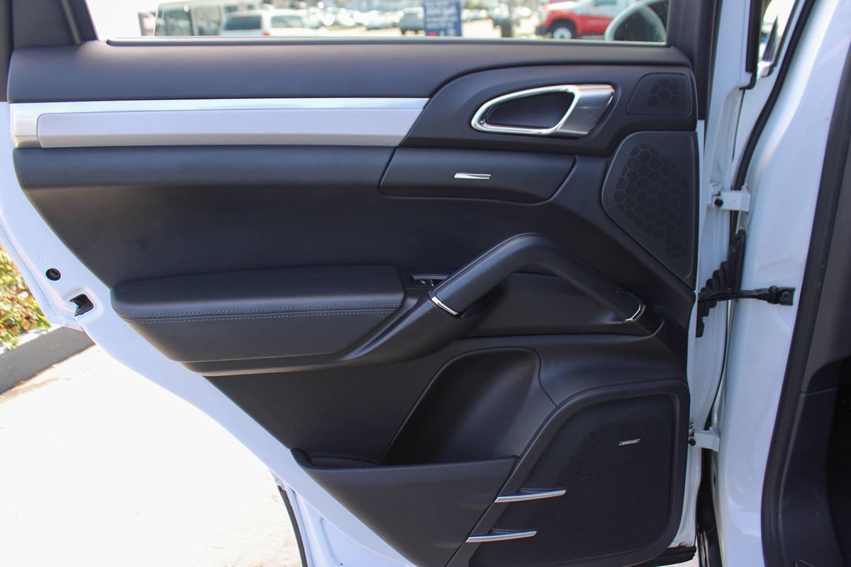 Used 2015 Porsche Cayenne Turbo AWD/4WD image 51