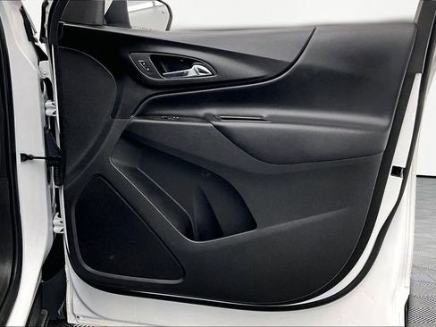 Used 2024 Chevrolet Equinox LT image 24