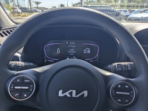 Used 2025 Kia Soul LX image 26
