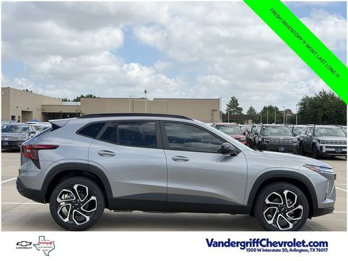 New 2026 Chevrolet Trax RS w/ Driver Confidence Package FWD image 3