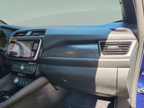 Used 2022 Nissan Leaf SV w/ SV Technology Package image 19